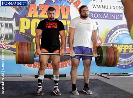 Mykola Prezhyn (left) and Yaroslav Apalkov (right) pulled 350 kg on the Apollon’s Axle for a new Ukrainian men’s record. IronMind® | Courtesy of Vitaliy Pulin