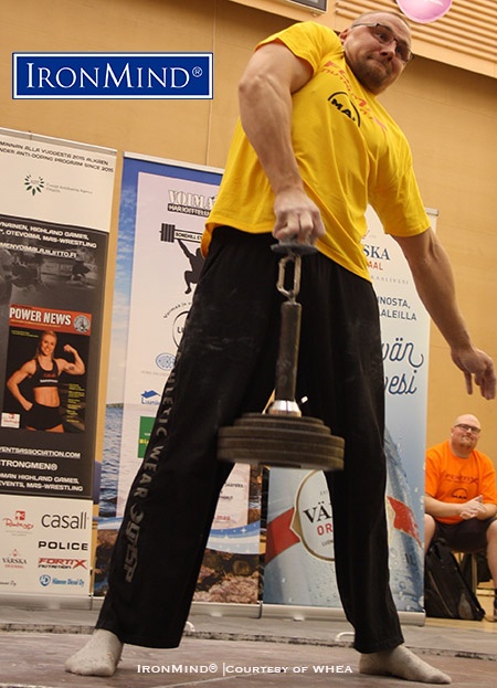 IronMind News by Randall J. Strossen: Harri Tolonen broke the 40-kg barrier on the IronMind Hub, breaking the world record at the 2017 WHEA Finnish Grip Nationals with this 40.9-kg lift. IronMind® | Courtesy of WHEA