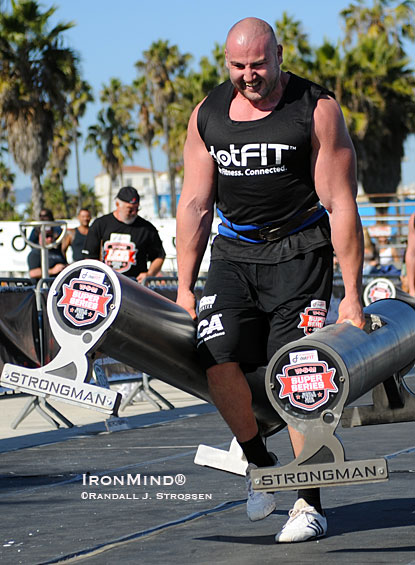 Stojan Todorchev (Bulgaria), shown at the 2009 dotFIT Super Series Muscle Beach Grand Prix,  was second place overall in last year’s Super Series.  IronMind® | Randall J. Strossen photo. 